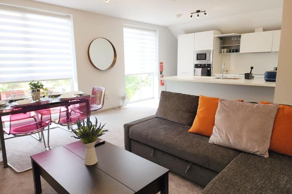 Horizon House, Modern 2-Bedroom Flat 2, Parking, Netflix, Oxford Eksteriør billede